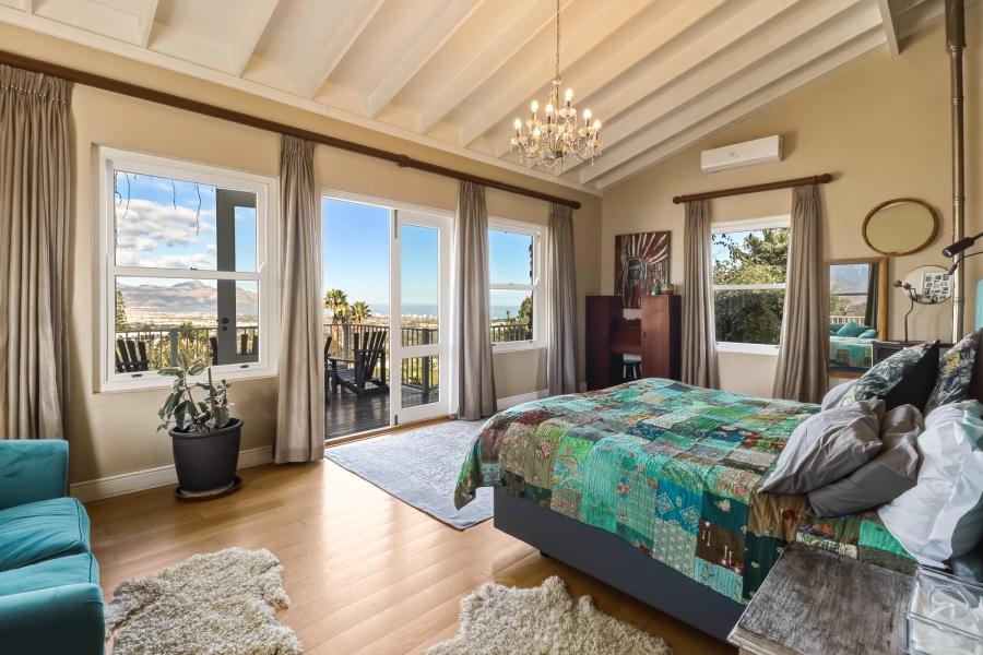 6 Bedroom Property for Sale in La Concorde Western Cape